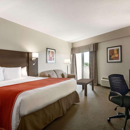 ทราเวลลอดจ์ คิงส์ตัน ลาซาลล์ โฮเทล Hotel คิงสตัน ภายนอก รูปภาพ